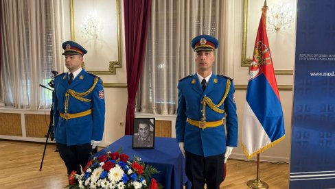 KOMEMORACIJA POVODOM SMRTI NEBOJŠE PAVKOVIĆA: Prijatelji, saborci i poštovaoci odaju počast generalu (VIDEO) KOMEMORACIJA POVODOM SMRTI NEBOJŠE PAVKOVIĆA: Prijatelji, saborci i poštovaoci odaju počast generalu (VIDEO)
