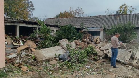 „Gradska čistoća“ i humanitarna Fondacija „Zajedno za osmeh“ pomogle porodici Mladenović iz Borče „Gradska čistoća“ i humanitarna Fondacija „Zajedno za osmeh“ pomogle porodici Mladenović iz Borče
