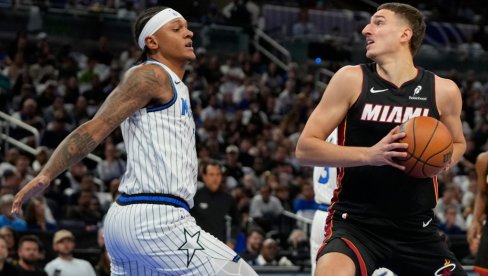 I NIJE NEKI POČETAK! Nikola Jović krenuo kao starter u porazu Majamija (VIDEO) I NIJE NEKI POČETAK! Nikola Jović krenuo kao starter u porazu Majamija (VIDEO)