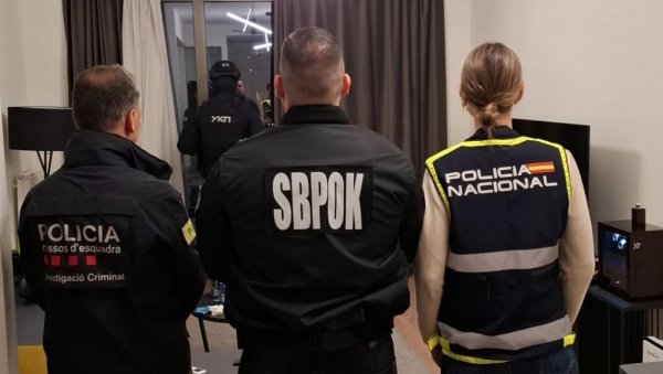 ИЗА БРАВЕ ЗБОГ ПОПА И КОСТУРА: У међународној акцији пали припадници две организоване криминалне групе - Међу њима и познати судија ИЗА БРАВЕ ЗБОГ ПОПА И КОСТУРА: У међународној акцији пали припадници две организоване криминалне групе - Међу њима и познати судија
