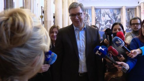 PREDSEDNIK VUČIĆ NA SVEČANOSTI: Dodela rešenja ženama preduzetnicama dobitnicama sredstava (VIDEO)