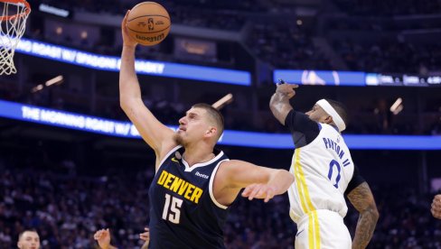 DA LI JE DENVER OŠTEĆEN? Evo kako je Nikola Jokić postao tragičar (VIDEO) DA LI JE DENVER OŠTEĆEN? Evo kako je Nikola Jokić postao tragičar (VIDEO)
