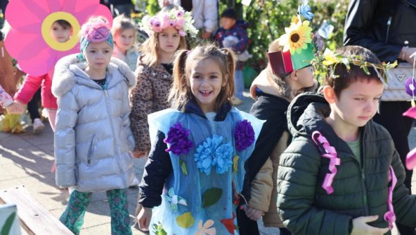 ОСМЕСИМА УКРАСИЛИ ФЕСТИВАЛ ЦВЕЋА: Традиционална манифестација одржана у Житишту ОСМЕСИМА УКРАСИЛИ ФЕСТИВАЛ ЦВЕЋА: Традиционална манифестација одржана у Житишту