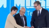 VUČIĆ POKAZAO SNIMKE JEDNE OD NAJBOLJIH FABRIKA U SRBIJI I PORUČIO: Za nas je posebno važno što ovde rade građani Srbije (VIDEO)