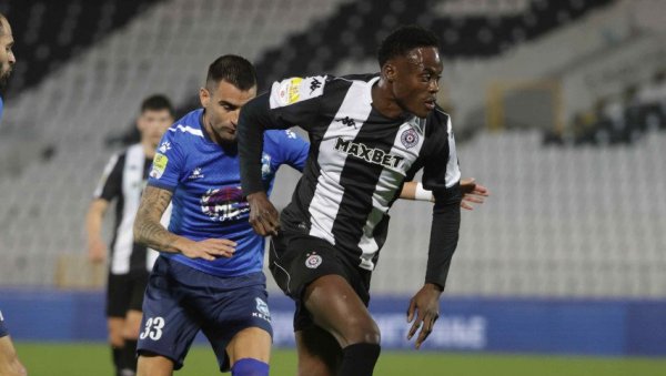 ПАРТИЗАН ПОТОПИО ЛАЛАТОВИЋЕВУ МЛАДОСТ: Голеада пред сабласно празним трибинама у Хумској