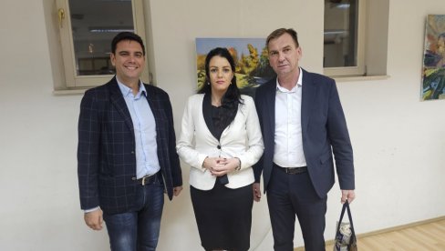 SVEČANA SEDNICA UGLJEVIKA: Stigla i braća iz Srbije SVEČANA SEDNICA UGLJEVIKA: Stigla i braća iz Srbije