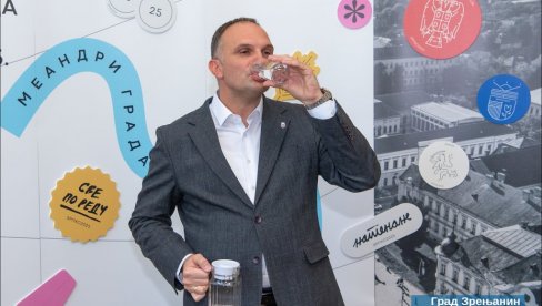 SJAJNA JE VEST! ZRENJANINCI OPET IMAJU ISPRAVNU VODU: Nakon dve decenije iz slavina bezbedna voda za piće SJAJNA JE VEST! ZRENJANINCI OPET IMAJU ISPRAVNU VODU: Nakon dve decenije iz slavina bezbedna voda za piće