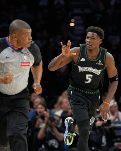 ИГРА СЕЗОНУ КАРИЈЕРЕ: Едвардс је ставио Минесоту на своја леђа!