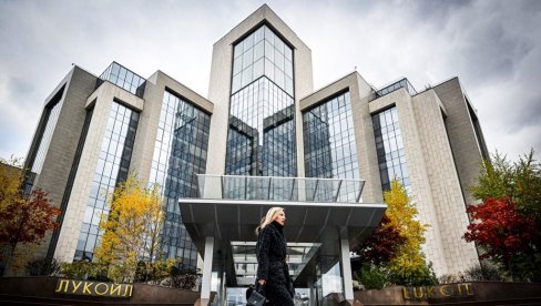 NAŠE KOMŠIJE U STRAHU OD NESTAŠICE GORIVA: Hoće da traže izuzeće od američkih sankcija protiv ruske naftne kompanije NAŠE KOMŠIJE U STRAHU OD NESTAŠICE GORIVA: Hoće da traže izuzeće od američkih sankcija protiv ruske naftne kompanije