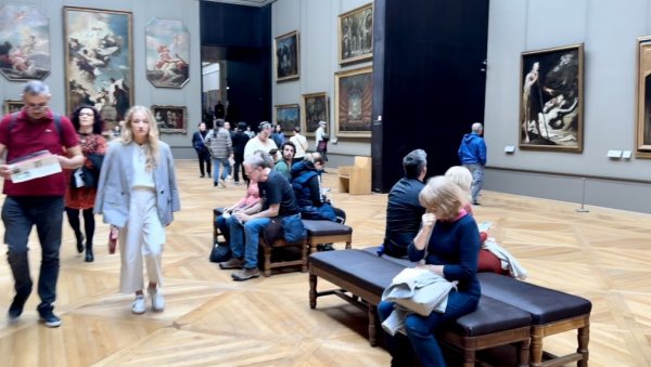 ЛОПОВЕ ВОДИЛИ ДОУШНИЦИ ИЗ МУЗЕЈА ЛУВР?  Форензички докази у Паризу наводно показују да је члан обезбеђења био у контакту са крадљивцима ЛОПОВЕ ВОДИЛИ ДОУШНИЦИ ИЗ МУЗЕЈА ЛУВР?  Форензички докази у Паризу наводно показују да је члан обезбеђења био у контакту са крадљивцима