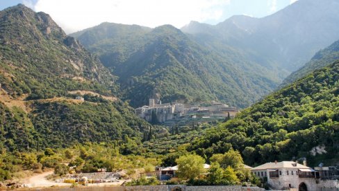 TVRĐAVA  VERE I U  SVETINJI  SVETOG PAVLA: Na Svetoj Gori postojala je još jedna Srpska carska lavra TVRĐAVA  VERE I U  SVETINJI  SVETOG PAVLA: Na Svetoj Gori postojala je još jedna Srpska carska lavra
