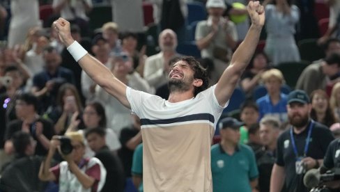 NOVA ZVEZDA TENISA: Vašero nastavio da gazi, razbio i 18. na ATP listi! NOVA ZVEZDA TENISA: Vašero nastavio da gazi, razbio i 18. na ATP listi!