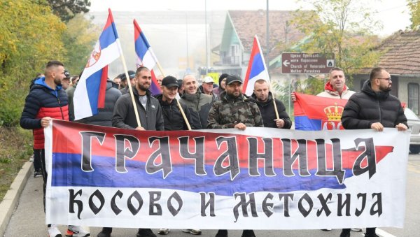 УЗ СРПСКЕ ТРОБОЈКЕ, ВЕРУ И ОДЛУЧНОСТ: Група од 60 Срба са Косова и Метохије кренула јутрос пешке ка Новом Саду да подржи председника Вучића