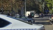 DETALJI PUCNJAVE U JERKOVIĆU: Nađene tri čaure, muškarac prijavio izrešetan plafon i zid u svom stanu - policija blokirala kraj