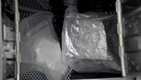 СТАН ПУН НАРКОТИКА: Суботичка полиција ухапсила тројицу осумњичених за трговину дрогом