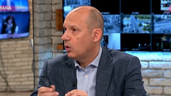 ВУЧИЋ ЈЕ ОМОГУЋИО ДА ДИПЛОМЦИ САДА ДОБИЈАЈУ УГОВОРЕ Лончар: Из најразвијенијих земаља лекари се сада враћају у Србију ВУЧИЋ ЈЕ ОМОГУЋИО ДА ДИПЛОМЦИ САДА ДОБИЈАЈУ УГОВОРЕ Лончар: Из најразвијенијих земаља лекари се сада враћају у Србију