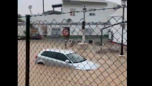 ЗЕМЉА ПОТОПЉЕНА, ГРАДОВИ ПОД ВОДОМ: Апокалиптични снимци стравичне олује у Шпанији (ВИДЕО)