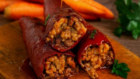 PUNJENE SUVE PAPRIKE: Miris tradicije na vašem stolu PUNJENE SUVE PAPRIKE: Miris tradicije na vašem stolu