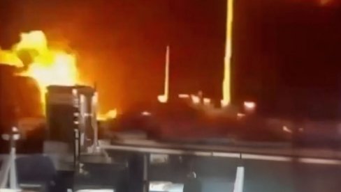 UKRAJINA IZVELA MASOVNI NAPAD NA RUSIJU: Pogledajte snimke - Odjekivale eksplozije širom zemlje (VIDEO) UKRAJINA IZVELA MASOVNI NAPAD NA RUSIJU: Pogledajte snimke - Odjekivale eksplozije širom zemlje (VIDEO)