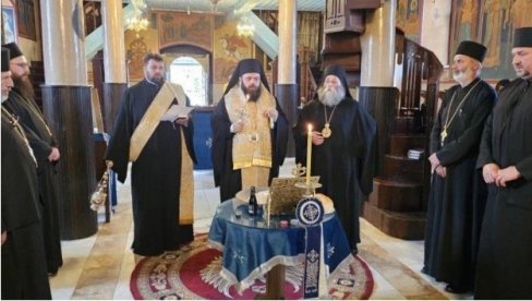 CRKVA JE MESTO GDE SE ZA PREMINULE MOLIMO: Vladika Heruvim i mitropolit Ilarion služili pomen stradalima u Kočanima i Novom Sadu CRKVA JE MESTO GDE SE ZA PREMINULE MOLIMO: Vladika Heruvim i mitropolit Ilarion služili pomen stradalima u Kočanima i Novom Sadu