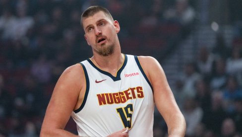 SPORA NOĆ: Nikola Jokić dominirao pa otvorio dušu pred kamerama u posebnoj majici! (FOTO/VIDEO)