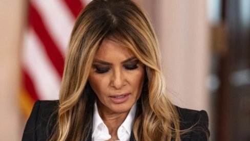 MELANIJA TRAMP BESNA: Prva dama Amerike okrenula leđa Donaldu, ne želi da ima ikakve veze sa ovim! (VIDEO) MELANIJA TRAMP BESNA: Prva dama Amerike okrenula leđa Donaldu, ne želi da ima ikakve veze sa ovim! (VIDEO)