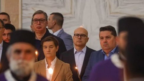 VUČEVIĆ NA GODIŠNJICU OD TRAGEDIJE U NOVOM SADU: Čuvaćemo sve te duše i voljena imena u našim srcima! (FOTO)