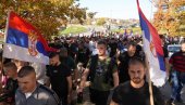 ПРЕШЛИ ВИШЕ ОД 200 КИЛОМЕТАРА ПУТА: Срби са КиМ који пешаче на скуп против блокада у НС кренули из Липовице ка Београду
