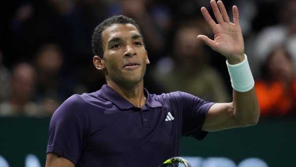 ЈОШ КОРАК ДО ТИТУЛЕ: Оже-Алијасим први финалиста Париза!