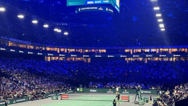 ИТАЛИЈАН НА КАНАЂАНИНА: Јаник Синер и Феликс Оже Алијасим једва чекају велико финале париског мастерса ИТАЛИЈАН НА КАНАЂАНИНА: Јаник Синер и Феликс Оже Алијасим једва чекају велико финале париског мастерса