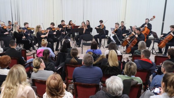 МЕЛОДИЈЕ ЗА ДУШУ: Одржан први концерт Краљевчког камерног оркестра