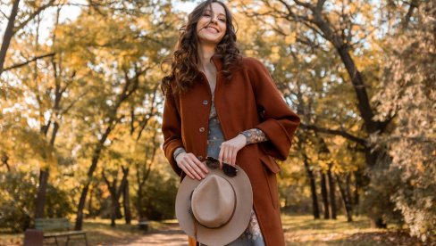 NOKTI ZA JESEN 2025: Najtopliji su trend ove sezone (FOTO) NOKTI ZA JESEN 2025: Najtopliji su trend ove sezone (FOTO)