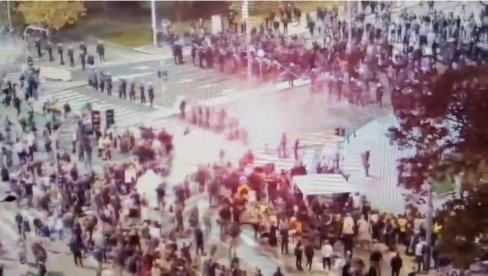 150 LJUDI DRŽALO JE MOMKE DA IH NE JURE DO PANČEVAČKOG MOSTA Vučić o napadu na Ćacilend - Svakom je jasno ko je prvi izazvao sukob!