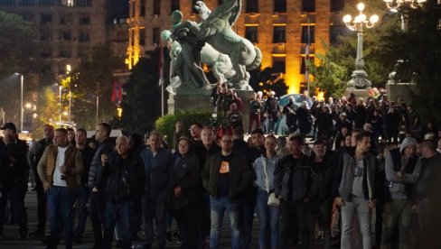 VUČIĆEVA PORUKA GRAĐANIMA: Ostanite mirni, uzdržite se od svakog odgovora i još snažnije prigrlite Srbiju