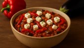 SALATA OD PEČENIH PAPRIKA I PATLIDŽANA: Recept za lagano predjelo