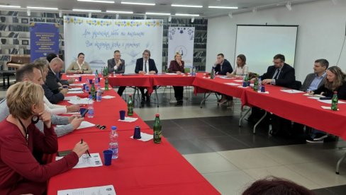 U NOVOM SADU ODRŽAN OKRUGLI STO O MANJINSKIM JEZICIMA: Istaknuti problemi u implementaciji i preporuke za njihovo prevazilaženje