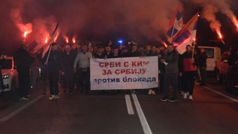 ДОМАЋИНСКИ ДОЧЕК У МЕЉАКУ ЗА ПЕШАКЕ ХЕРОЈЕ: На овај пут смо кренули да покажемо да смо за слогу и мир и нашу државу Србију!