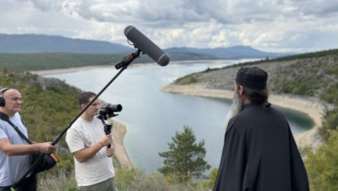 У СРПСКИМ СВЕТИЊАМА У ДАЛМАЦИЈИ ВЕКОВИ ГОВОРЕ: Серијал Монашки кувар са монаштвом и нашим народом у Крупи, Крки, Светој Лазарици...