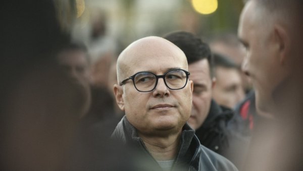 ВУЧЕВИЋ САОПШТИО: Напад испред Скупштине је последица наратива опозиције и тајкунских медија