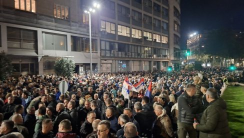 ОГЛАСИО СЕ МУП: Србе са Косова и Метохије дочекало скоро 50.000 људи