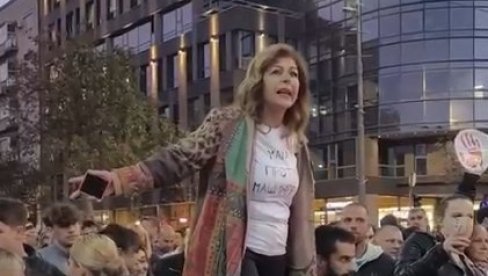 ДА ЛИ СТЕ ВИ НОРМАЛНИ?! Блокадерка прети деци и мајкама полицајаца (ВИДЕО)