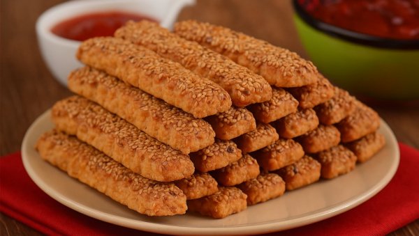 ХРСКАВИ СУСАМ ШТАПИЋИ: Мирисно, једноставно и неодољиво - За све љубитеље домаћих грицкалица!