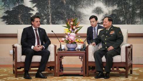 SRBIJA IMA KLJUČNU ULOGU U ODRŽAVANJU STABILNOSTI REGIONA: Sastanak ministra Gašića sa potpredsednikom Centralne vojne komisije Kine