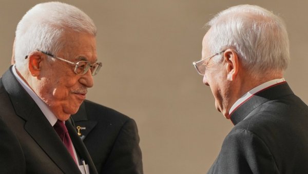 ПАПА НА САСТАНКУ СА ПРЕДСЕДНИКОМ ПАЛЕСТИНЕ: Ватикан поново позива на решење (ФОТО)