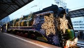 ПРАЗНИЧНА МАГИЈА МОЖЕ ДА ПОЧНЕ: Деда Мраз обилази Русију Транссибиром