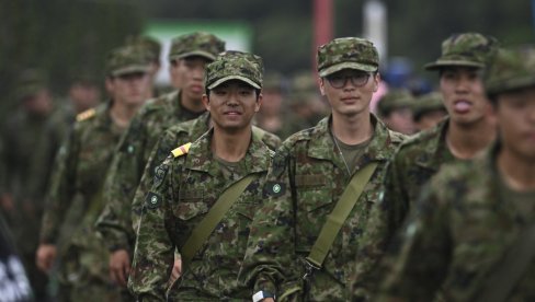 JAPAN HITNO RASPOREDIO VOJSKU: Ubijeno je 12 osoba, stanonovništvo u strahu (FOTO)