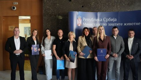 КОРАК БЛИЖЕ ЗЕЛЕНИЈОЈ БУДУЋНОСТИ: Бачки Петровац потписао уговор о пошумљавању (ФОТО)