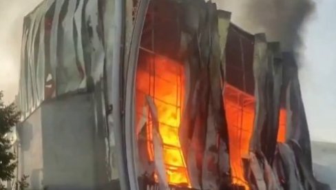 STRAVIČNA EKSPLOZIJA U SKLADIŠTU PARFEMA: Ima poginuih (UZNEMIRUJUĆI VIDEO)