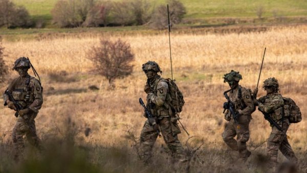 ПОВЛАЧЕ ЉУДСТВО, А ТЕХНИКА ОСТАЈЕ: Како ће се смањење броја америчких војника одразити на Европу
