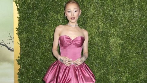 PEVAČICA ZA DLAKU IZBEGLA NESREĆU: Panika nakon premijere novog filma